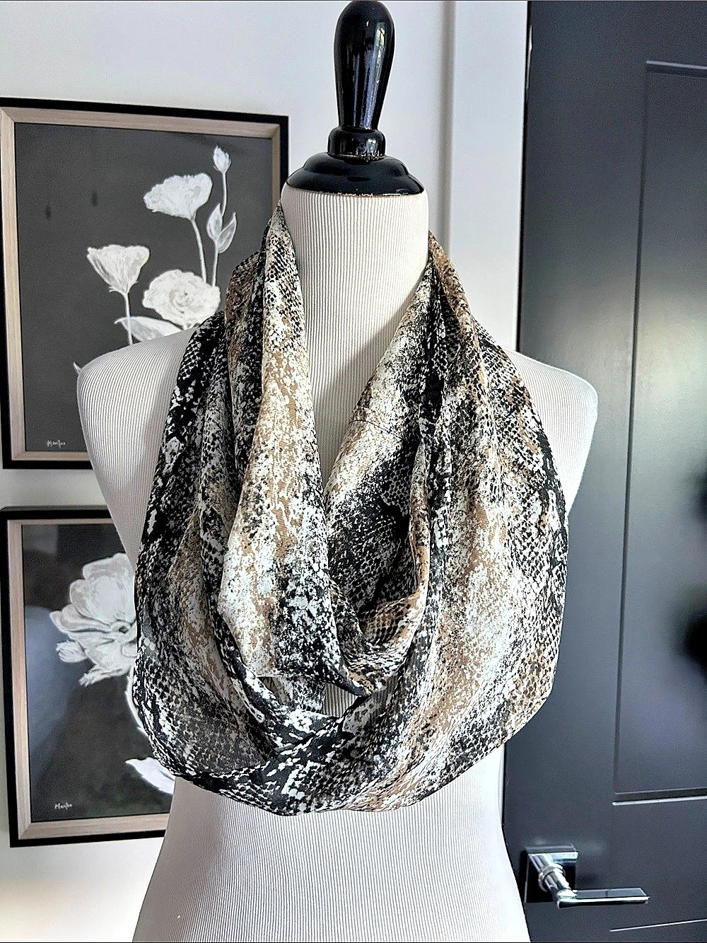 Animal Print sheer Scarf in Black & Brown Like New polyester 9" by 35"